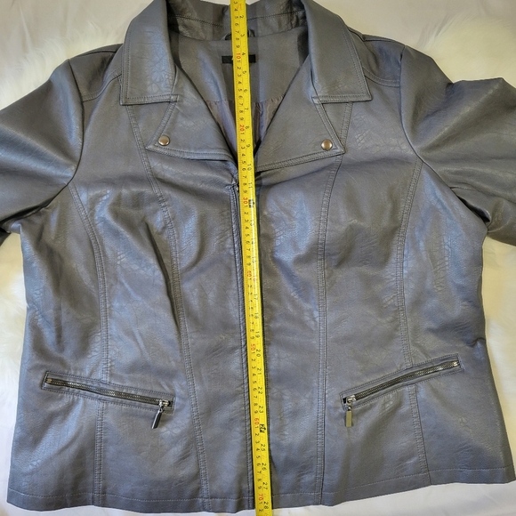 Alfani Gray Leather Jacket with Collared Neckline and Relaxed Fit - Picture 9 of 13